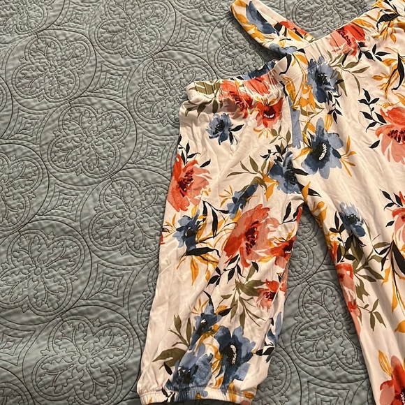 Floral off shoulder tee - Picture 3 of 3